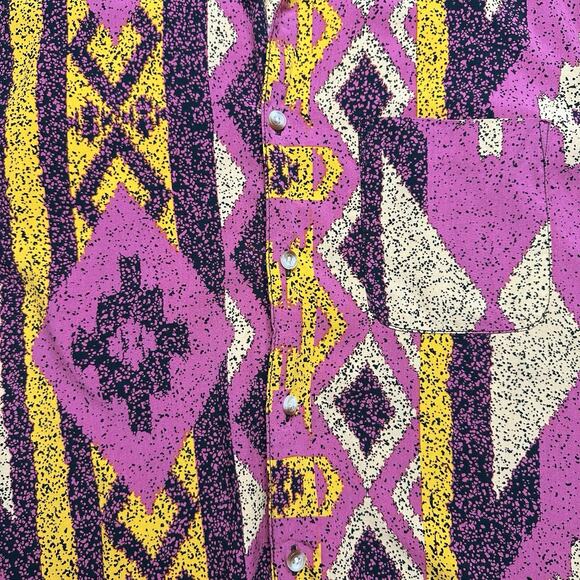 Urban Outfitters | Men | Southwestern Diamond Print Button Up Shirt | Medium - Picture 8 of 9